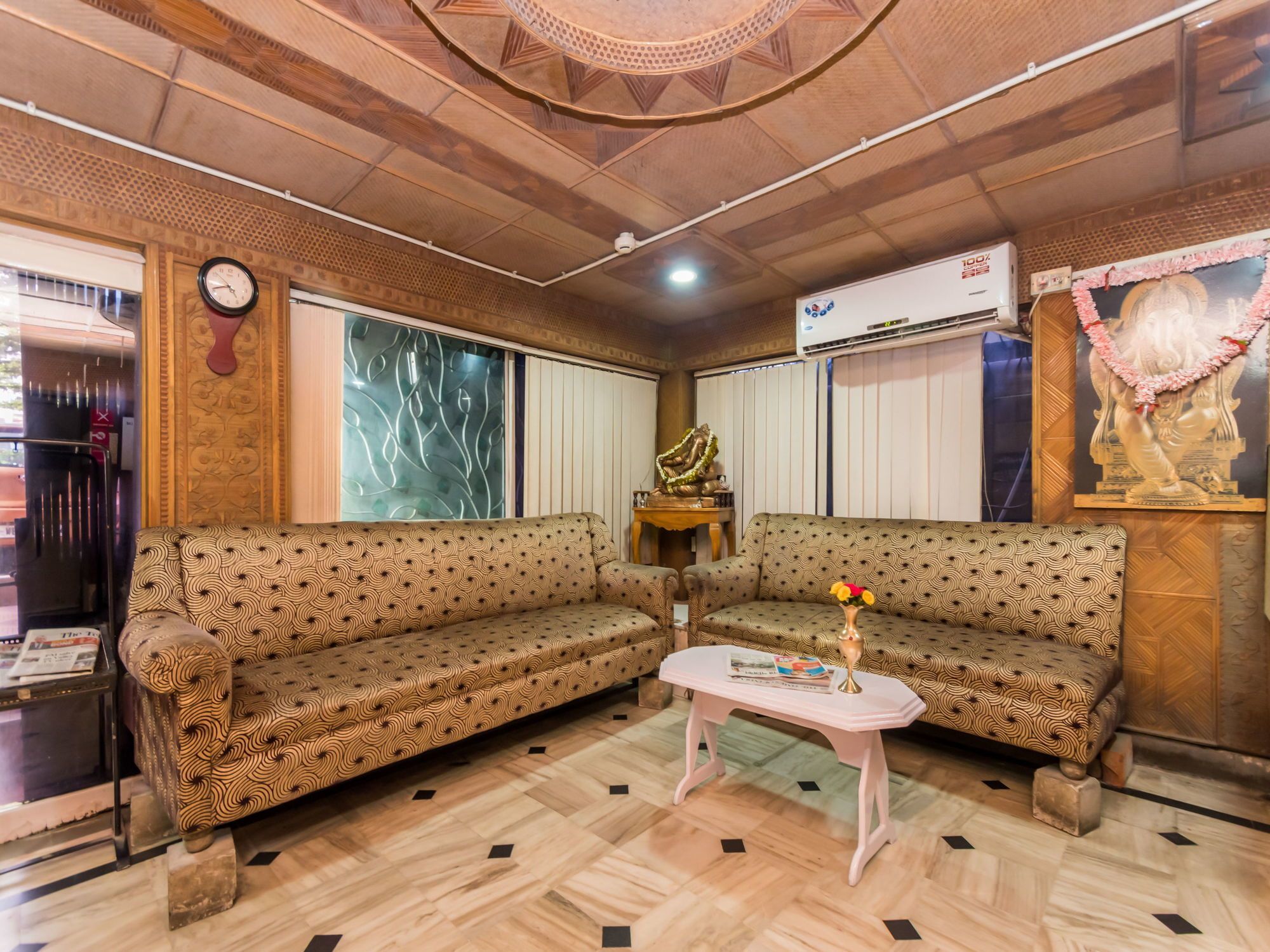 Oyo 8998 Hotel Aayash Liluah Bagian luar foto